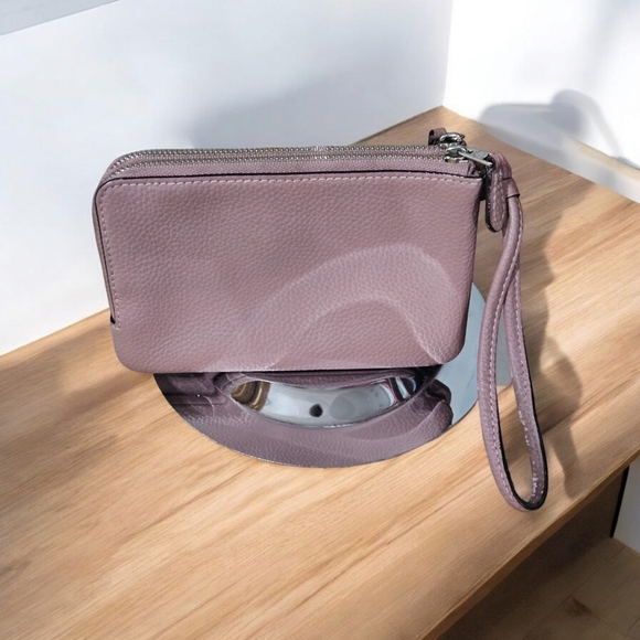 Coach EUC Double Corner Zip Wristlet SV/Soft Lilac - Picture 4 of 5